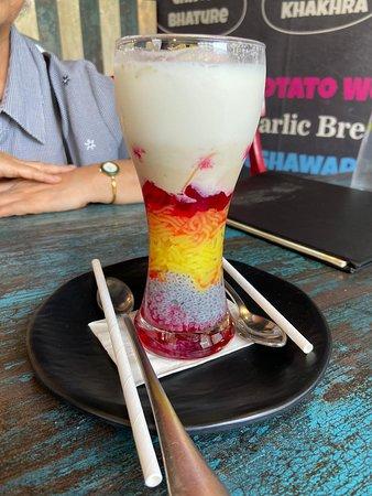 Khao Piyo Jo Bhi Chaho